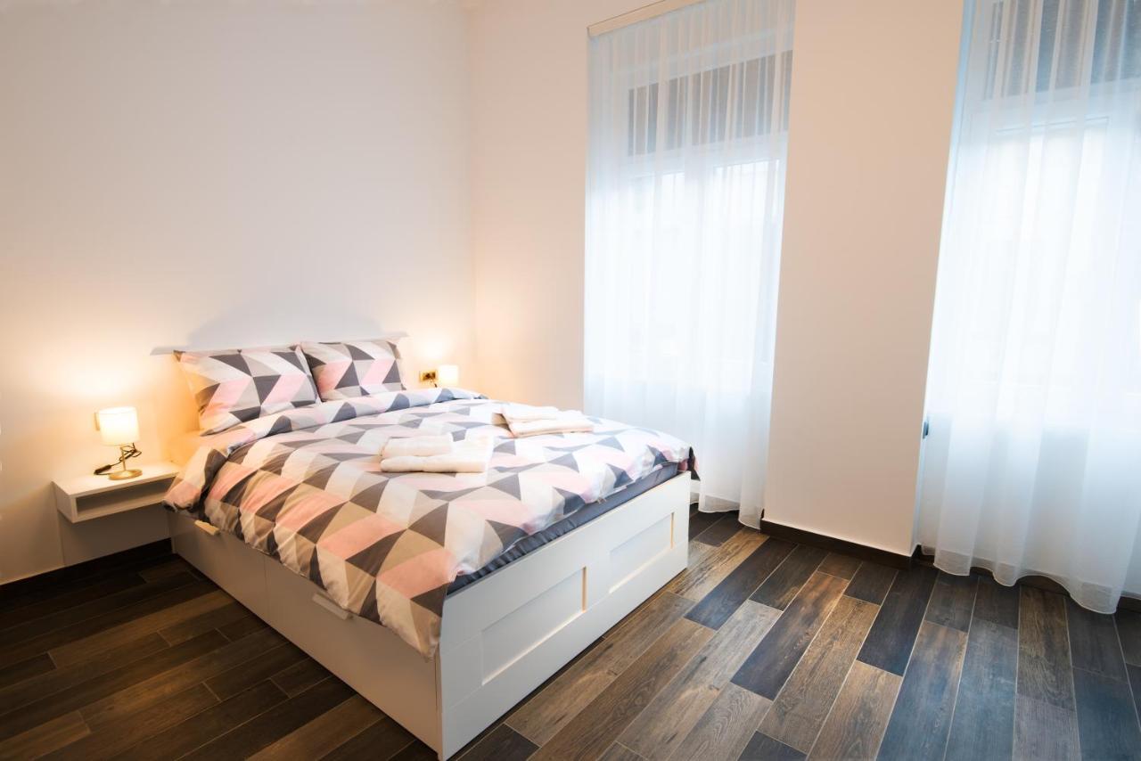 Apartmani Sterija Újvidék Kültér fotó