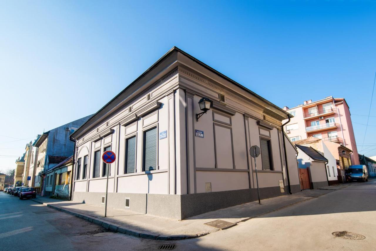 Apartmani Sterija Újvidék Kültér fotó