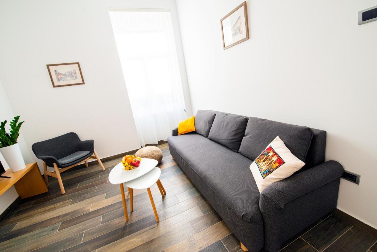 Apartmani Sterija Újvidék Kültér fotó
